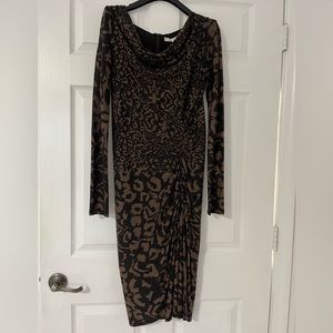 MaxMara cashmere dress medium size (2 to 6), sexy in an elegant way.